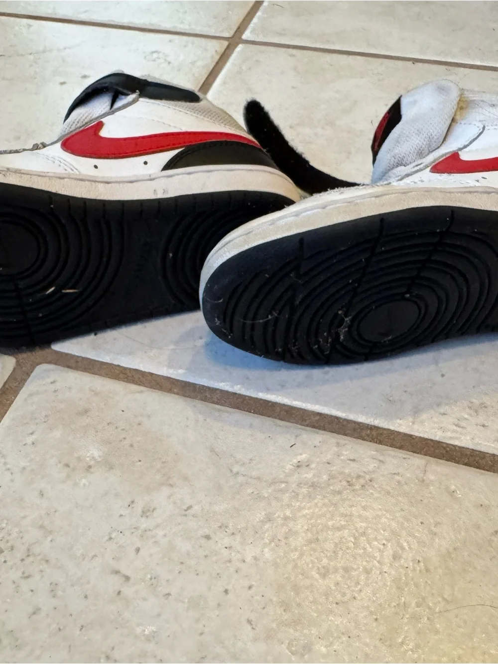 Nike Sz 12 Kids High-Top Sneakers in White, Black & Red